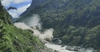 Nhân chứng kể chuyện thoát chết thần kì trong trận lũ quét ở biên giới Nepal - Trung Quốc