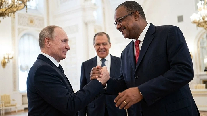 Nhân vật đặc biệt vừa tới gặp ông Putin: Kremlin huy động cả lãnh đạo tình báo, cử chỉ của ông Lavrov hé lộ bí ẩn Nhân vật đặc biệt vừa tới gặp ông Putin: Kremlin huy động cả lãnh đạo tình báo, cử chỉ của ông Lavrov hé lộ bí ẩn