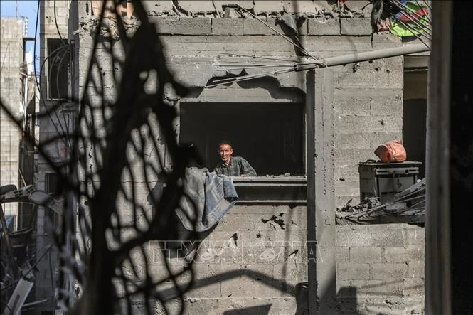 Nhân vật lưu vong bất ngờ tái xuất trong bàn cờ hậu chiến Gaza Nhân vật lưu vong bất ngờ tái xuất trong bàn cờ hậu chiến Gaza