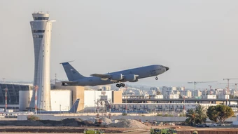 Nhân viên sân bay Ben-Gurion bị sa thải vì chụp ảnh máy bay quân sự Mỹ