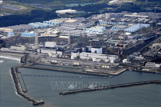 Nhật Bản bắt đầu loại bỏ nhiên liệu đã qua sử dụng tại nhà máy điện Fukushima Nhật Bản bắt đầu loại bỏ nhiên liệu đã qua sử dụng tại nhà máy điện Fukushima