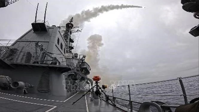Nhật Bản lần đầu phóng thành công tên lửa hành trình Tomahawk của Mỹ