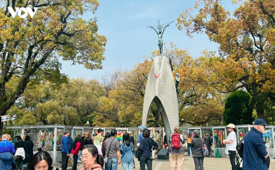 Nhật Bản tưởng niệm 81 năm vụ ném bom nguyên tử xuống Hiroshima Nhật Bản tưởng niệm 81 năm vụ ném bom nguyên tử xuống Hiroshima