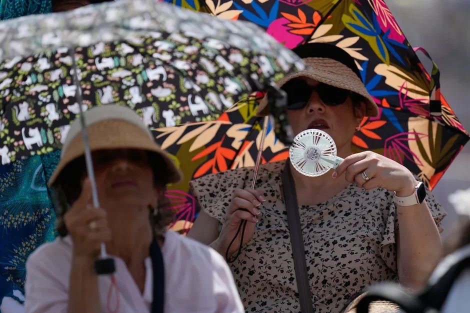 Nhiệt độ cao kỷ lục bao trùm Tây Âu Nhiệt độ cao kỷ lục bao trùm Tây Âu