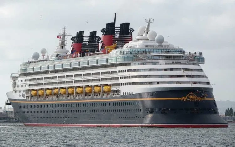 Nhiều nhân viên tàu du lịch Disney bị bắt trong cuộc điều tra về xâm hại trẻ em Nhiều nhân viên tàu du lịch Disney bị bắt trong cuộc điều tra về xâm hại trẻ em