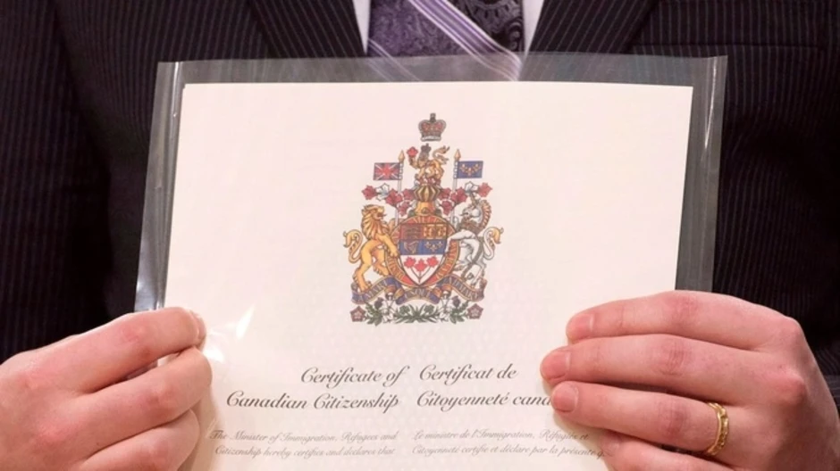 Những người Mỹ hoang mang vì bị Canada đòi lại quốc tịch Những người Mỹ hoang mang vì bị Canada đòi lại quốc tịch