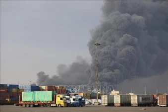 Nổ lớn gần eo biển Hormuz và thành phố cảng Bandar Abbas của Iran