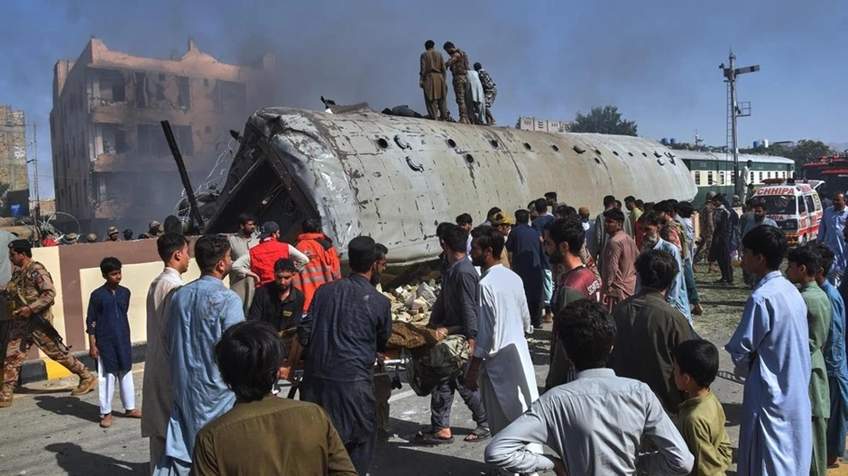 Nổ lớn gần ga tàu ở Pakistan, ít nhất 24 người thiệt mạng Nổ lớn gần ga tàu ở Pakistan, ít nhất 24 người thiệt mạng