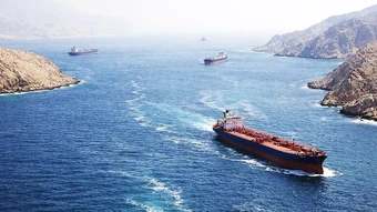 Nỗ lực khôi phục lưu thông qua Eo biển Hormuz