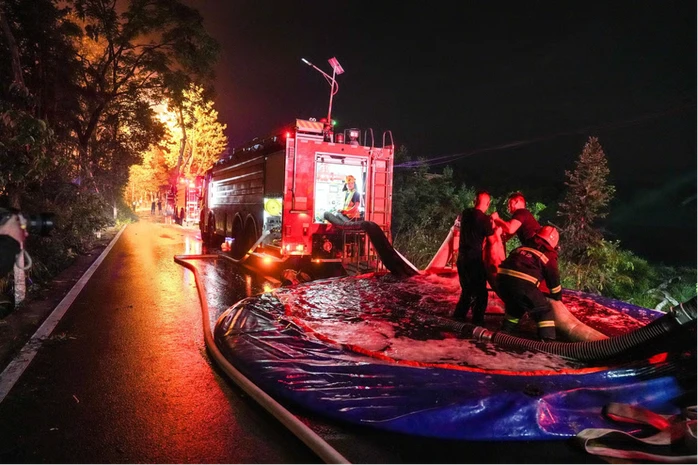 Nổ nhà máy pháo hoa ở Trung Quốc, thương vong rất lớn Nổ nhà máy pháo hoa ở Trung Quốc, thương vong rất lớn