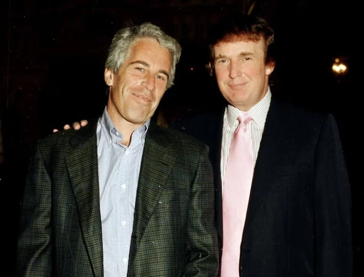Nở rộ nội dung gắn Tổng thống Trump với tội phạm Epstein giữa chiến dịch tấn công Iran Nở rộ nội dung gắn Tổng thống Trump với tội phạm Epstein giữa chiến dịch tấn công Iran