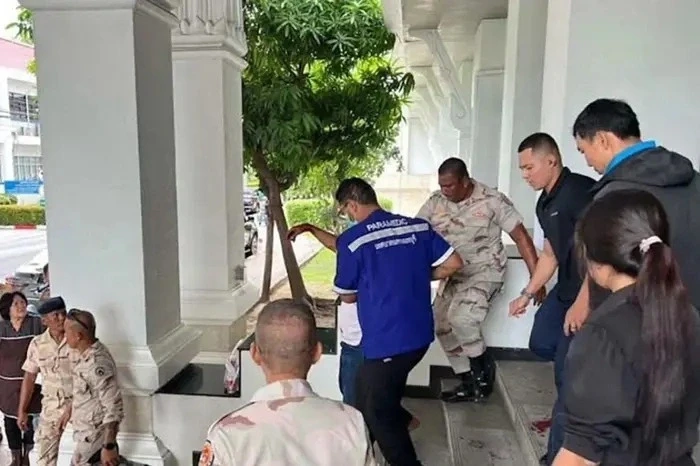 Nổ súng bên ngoài văn phòng chính quyền địa phương ở Thái Lan Nổ súng bên ngoài văn phòng chính quyền địa phương ở Thái Lan