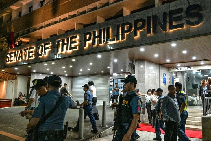 Nổ súng tại Thượng viện Philippines, nghị sĩ bị ICC truy nã cố thủ bên trong Nổ súng tại Thượng viện Philippines, nghị sĩ bị ICC truy nã cố thủ bên trong