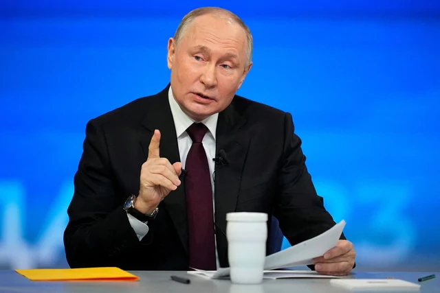 Nổ và cháy lớn ở Kiev, Odesa - 17.000 quân tấn công nơi không ngờ tới, ông Putin cảnh cáo thế lực muốn đưa quân đến Ukraine Nổ và cháy lớn ở Kiev, Odesa - 17.000 quân tấn công nơi không ngờ tới, ông Putin cảnh cáo thế lực muốn đưa quân đến Ukraine