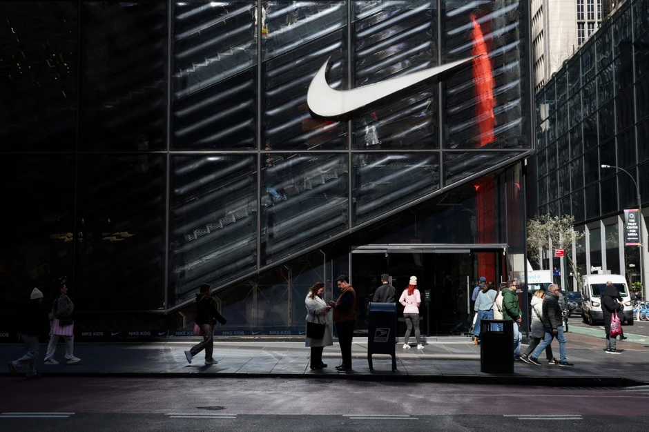 Nỗi đau 220 tỷ USD của Nike
