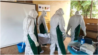 Nỗi lo Ebola lan đến châu Âu và châu Mỹ