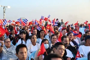 Nóng: Iran bất ngờ đưa đề xuất mở lại eo biển Hormuz Nóng: Iran bất ngờ đưa đề xuất mở lại eo biển Hormuz