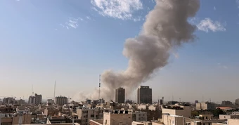NÓNG: Mỹ nhập cuộc, cùng Israel tấn công Iran dồn dập