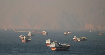 NÓNG: Quân đội Iran bất ngờ tuyên bố phong toả eo biển Hormuz