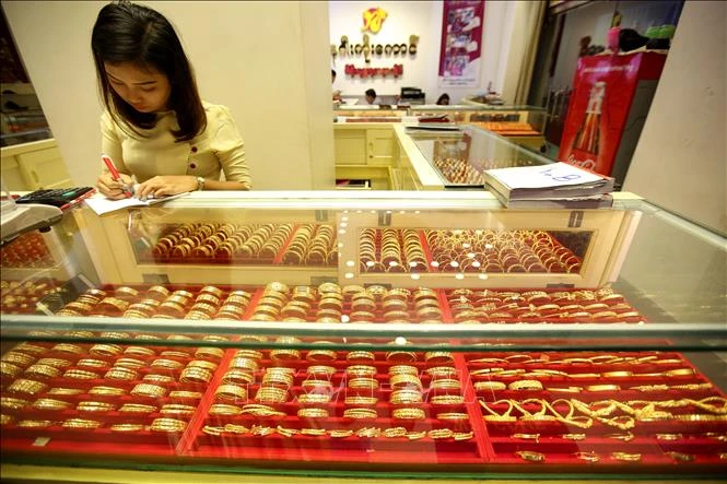 Nóng trong tuần: Eo biển Hormuz mở lại trong 60 ngày; Phép thử của EU sau khủng hoảng Ceuta Nóng trong tuần: Eo biển Hormuz mở lại trong 60 ngày; Phép thử của EU sau khủng hoảng Ceuta