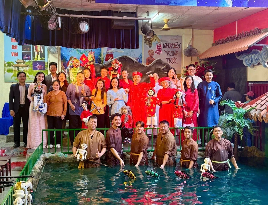 Nữ cán bộ ngoại giao: Những 'cầu nối mềm' thúc đẩy hợp tác giữa TP.HCM và bạn bè quốc tế Nữ cán bộ ngoại giao: Những 'cầu nối mềm' thúc đẩy hợp tác giữa TP.HCM và bạn bè quốc tế