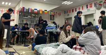 Nữ sinh Việt kể chuyện sống giữa làn tên lửa ở Israel, chạy xuống hầm trú ẩn 25 lần một ngày