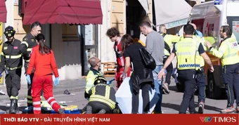 Ô tô lao vào đám đông ở Italy khiến nhiều người thương nặng