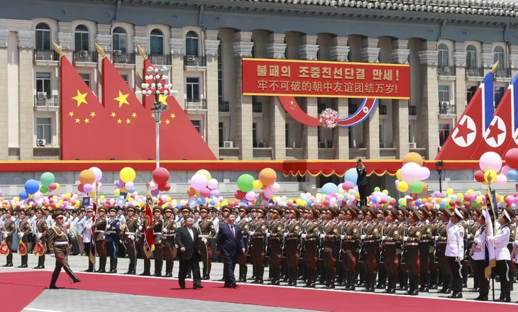 Ông Kim Jong Un nói ông Tập Cận Bình là 'vị khách được Triều Tiên tôn trọng nhất' Ông Kim Jong Un nói ông Tập Cận Bình là 'vị khách được Triều Tiên tôn trọng nhất'