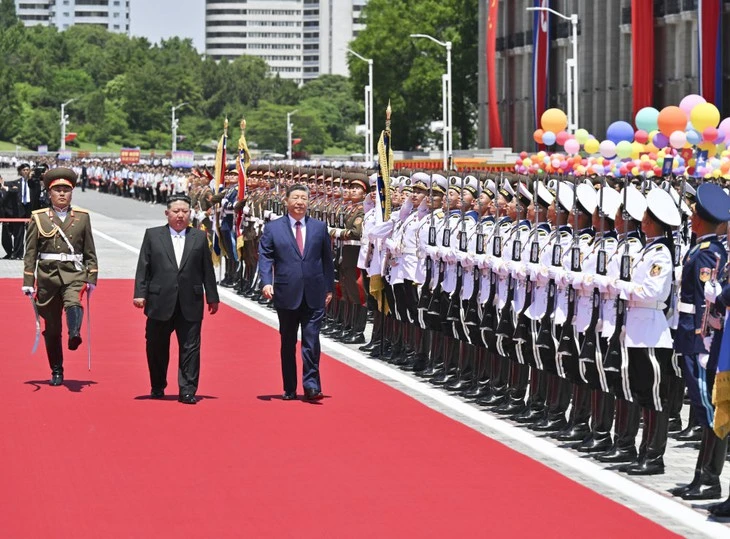 Ông Kim Jong Un nói ông Tập Cận Bình là 'vị khách được Triều Tiên tôn trọng nhất' Ông Kim Jong Un nói ông Tập Cận Bình là 'vị khách được Triều Tiên tôn trọng nhất'