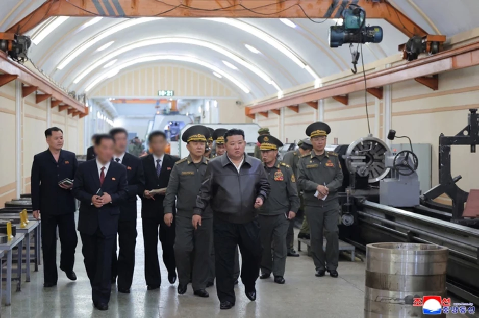 Ông Kim Jong-un tuyên bố đẩy nhanh tốc độ tăng cường sức mạnh quân sự Ông Kim Jong-un tuyên bố đẩy nhanh tốc độ tăng cường sức mạnh quân sự