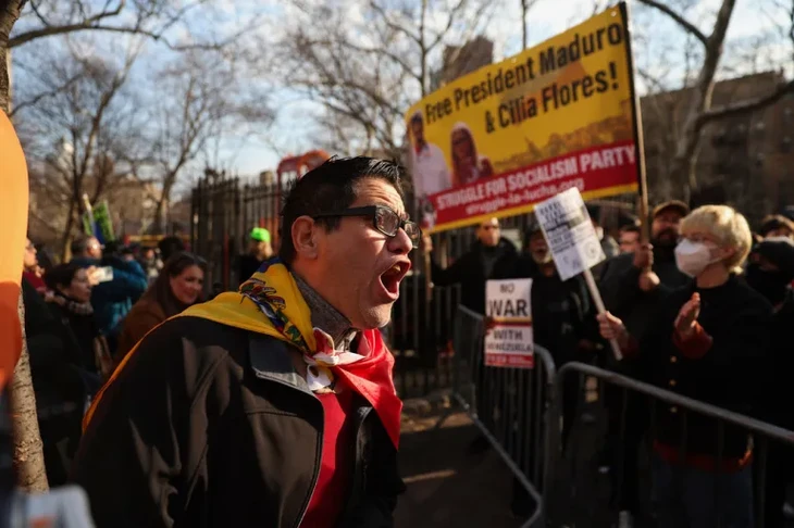 Ông Maduro liên tục ghi chép nhưng không phát biểu khi hầu tòa tại New York Ông Maduro liên tục ghi chép nhưng không phát biểu khi hầu tòa tại New York
