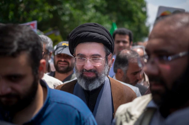 Ông Mojtaba Khamenei: Hành trình từ chiến binh IRGC đến tân lãnh tụ Iran Ông Mojtaba Khamenei: Hành trình từ chiến binh IRGC đến tân lãnh tụ Iran