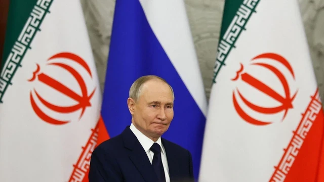 Ông Putin "đáp lời" Tehran, máy bay Nga cất cánh khẩn cấp - Tên lửa Iran nã vào căn cứ lực lượng Bộ chỉ huy Mỹ, lộ chiêu thức mới