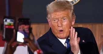 Ông Trump ẩn ý “điều bất ngờ” trong cuộc xung đột Iran sau 2 ngày nữa