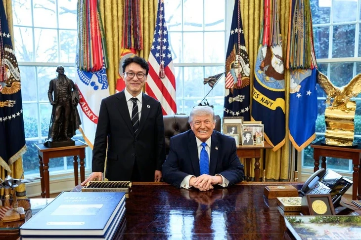 Ông Trump bất ngờ gặp Thủ tướng Hàn, hỏi chuyện đối thoại với ông Kim Jong Un Ông Trump bất ngờ gặp Thủ tướng Hàn, hỏi chuyện đối thoại với ông Kim Jong Un