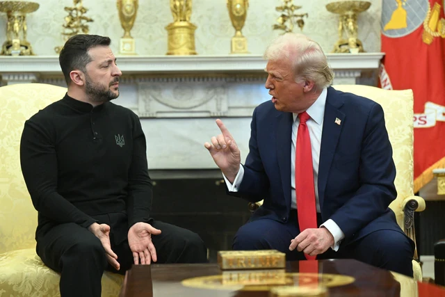 Ông Trump bắt tay ông Putin - EU tung gói trừng phạt Nga lớn chưa từng có: Ukraine đối mặt thế khó Ông Trump bắt tay ông Putin - EU tung gói trừng phạt Nga lớn chưa từng có: Ukraine đối mặt thế khó