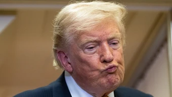 Ông Trump bị kiện vì bán quyền truy cập sớm các bài đăng Truth Social