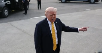 Ông Trump bình luận về lệnh ngừng bắn với Iran khi giao tranh nổ ra ở Hormuz