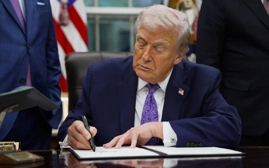 Ông Trump 'cấm cửa' AI của Anthropic trong các cơ quan Chính phủ Mỹ Ông Trump 'cấm cửa' AI của Anthropic trong các cơ quan Chính phủ Mỹ