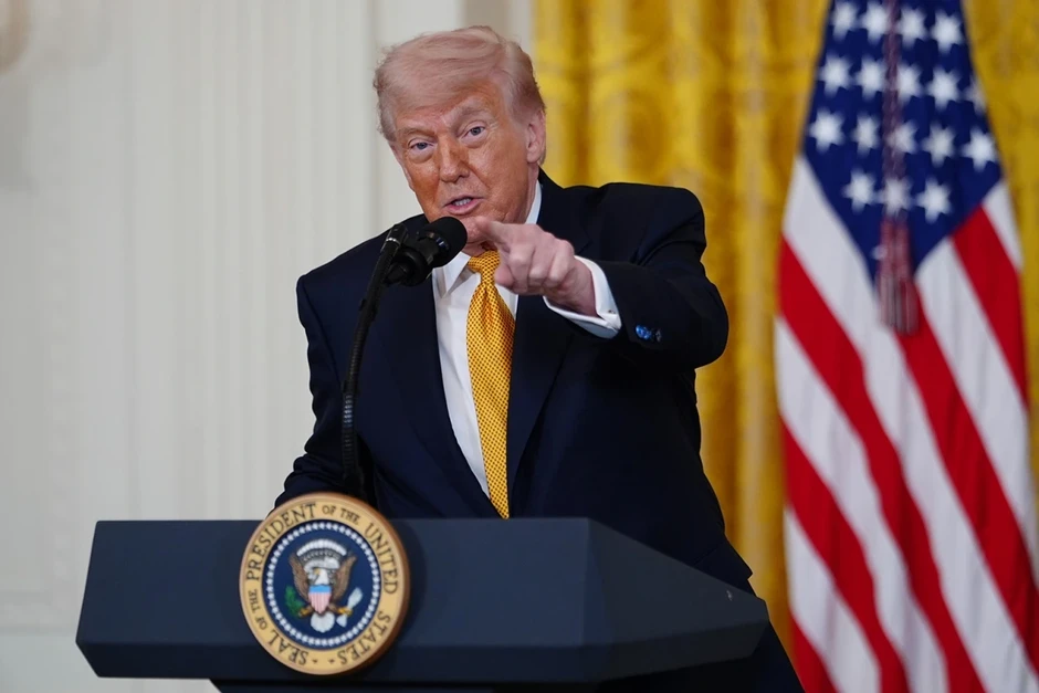 Ông Trump cảnh báo chiến dịch quân sự với Iran “sẽ tiếp diễn” Ông Trump cảnh báo chiến dịch quân sự với Iran “sẽ tiếp diễn”
