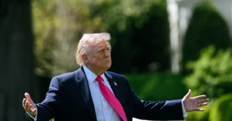 Ông Trump cảnh báo nối lại ném bom Iran; Giá dầu giảm nhẹ trước khả năng Mỹ - Iran đàm phán