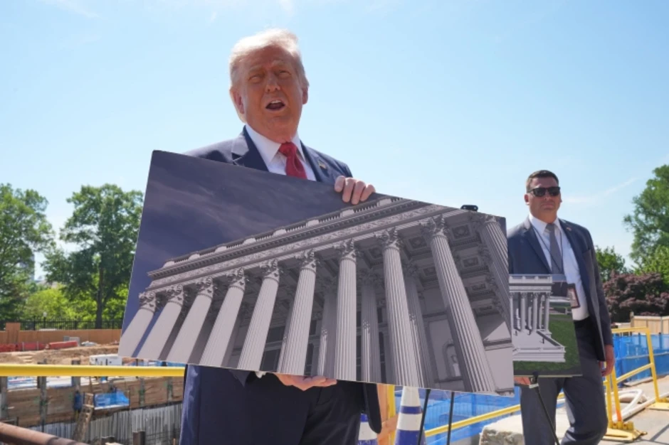 Ông Trump cho xây căn cứ drone, bệnh viện ngầm trong Nhà Trắng