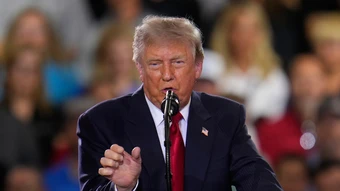 Ông Trump công bố kế hoạch 22 tỷ USD để cải tạo sân bay thủ đô