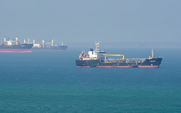 Ông Trump đăng hình đổi tên Hormuz thành 'eo biển Trump', giá dầu vượt 126 USD Ông Trump đăng hình đổi tên Hormuz thành 'eo biển Trump', giá dầu vượt 126 USD
