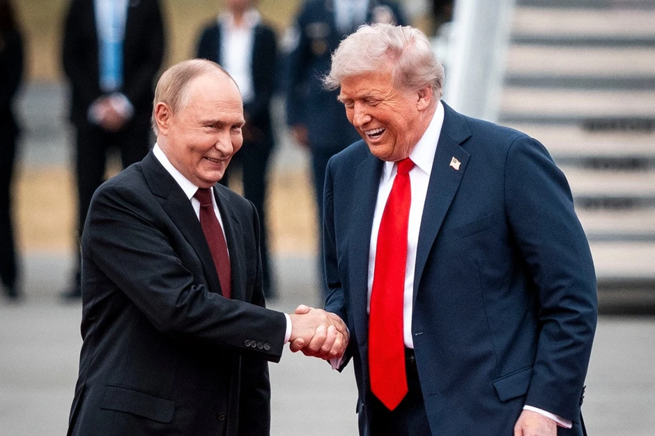 Ông Trump điện đàm với Tổng thống Nga Putin, bàn về Iran và Ukraine Ông Trump điện đàm với Tổng thống Nga Putin, bàn về Iran và Ukraine