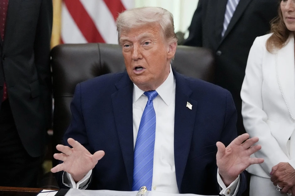 Ông Trump dọa áp thuế nhập khẩu 100% với nhiều nước Ông Trump dọa áp thuế nhập khẩu 100% với nhiều nước