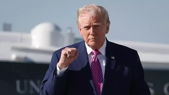 Ông Trump dọa bỏ tù người phá hoại Hồ Phản chiếu