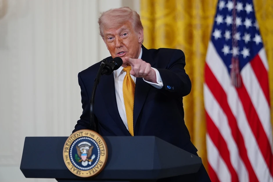 Ông Trump dọa không kích Iran lần nữa ngay trong đêm Ông Trump dọa không kích Iran lần nữa ngay trong đêm