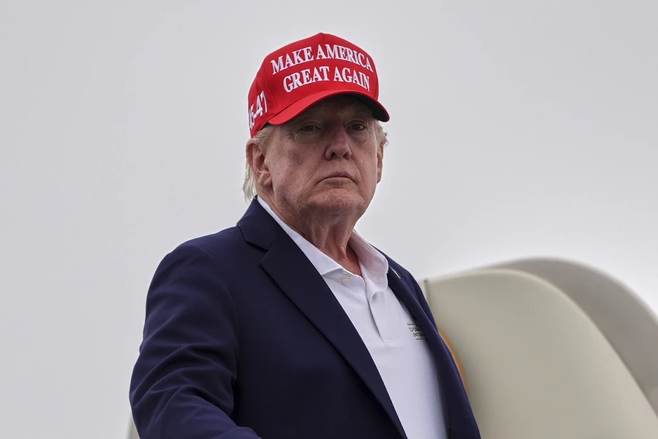 Ông Trump dọa 'ném bom tơi bời' đồng minh Oman
