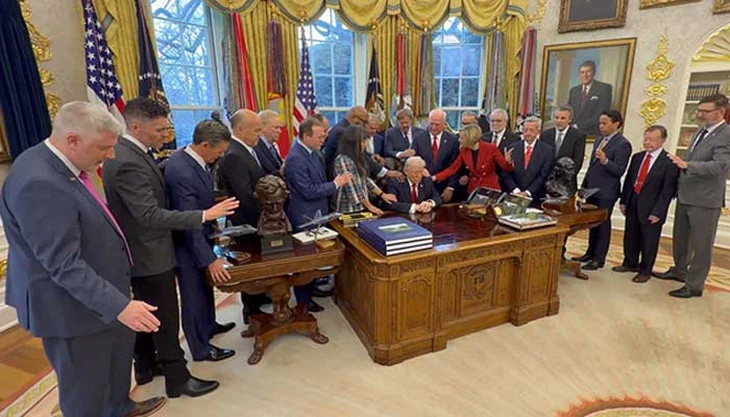 Ông Trump dự lễ đón thi hài 6 lính Mỹ tử trận trong đòn đáp trả của Iran Ông Trump dự lễ đón thi hài 6 lính Mỹ tử trận trong đòn đáp trả của Iran